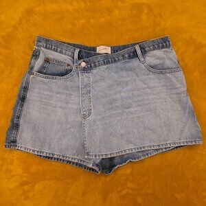 Two-toned denim skort